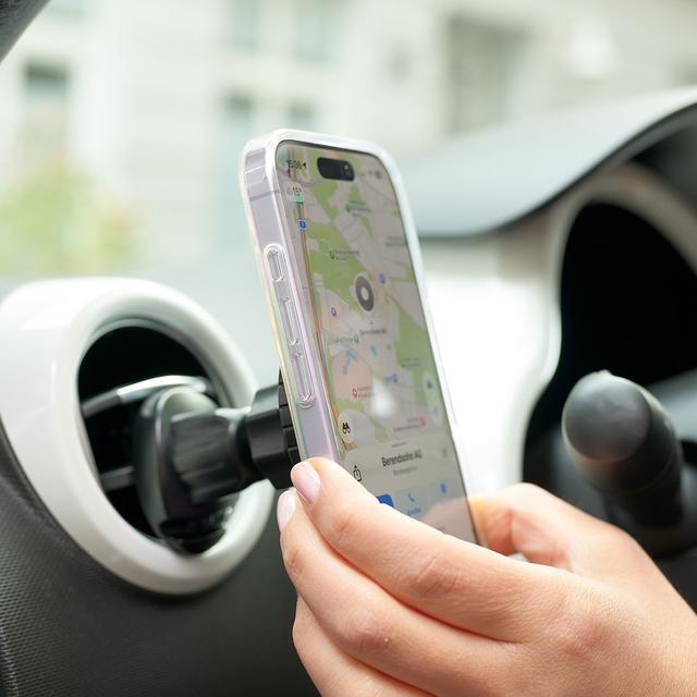 HALT MAL (Handyhalterung Auto)