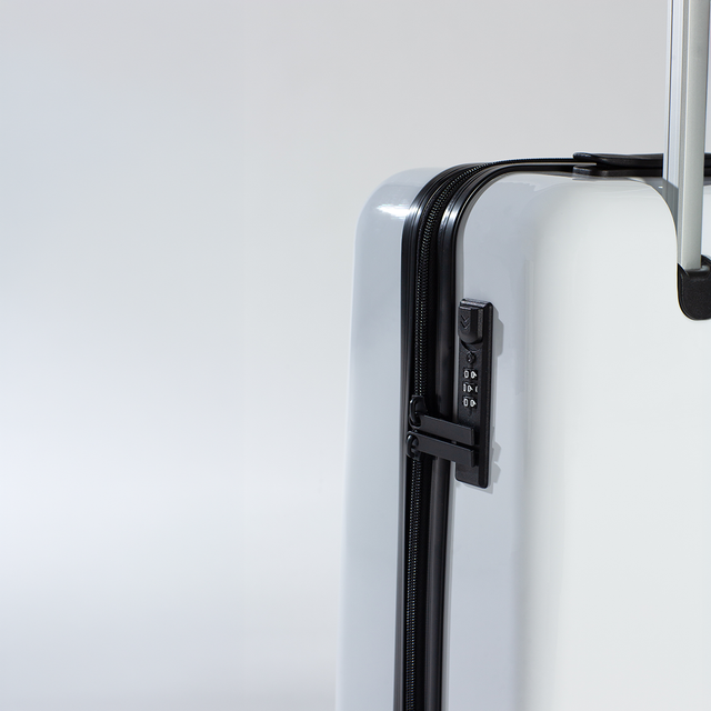 TRAVEL PRO, weiß (Reisekoffer - 65 cm)
